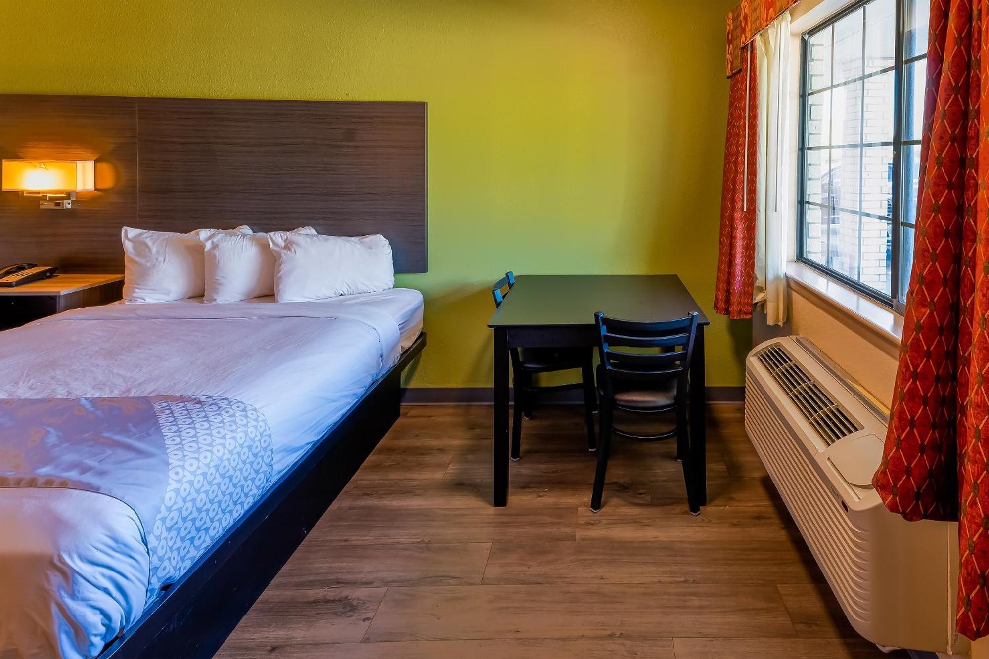 OYO Hotel Yoakum West Buitenkant foto