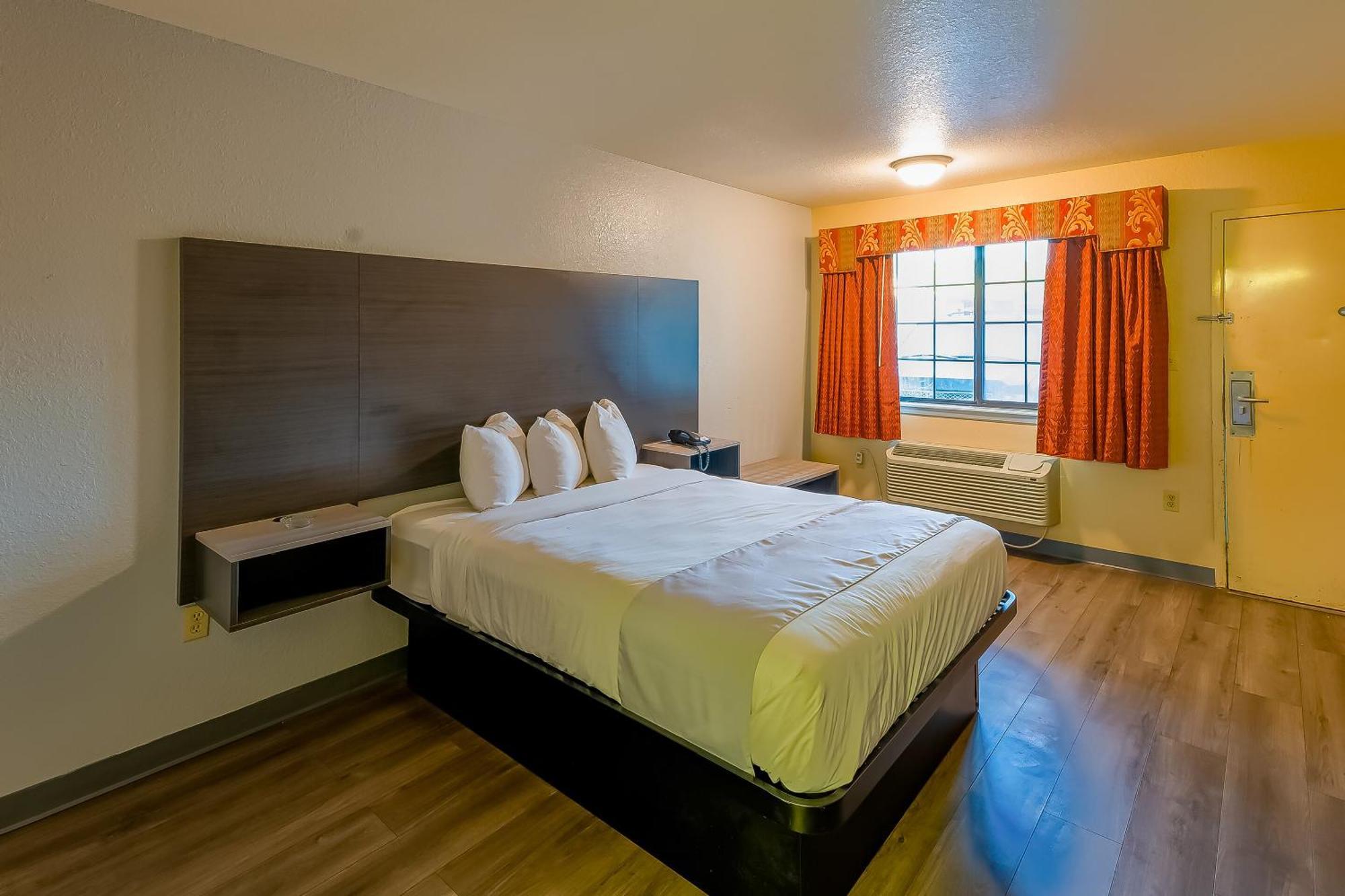 OYO Hotel Yoakum West Buitenkant foto