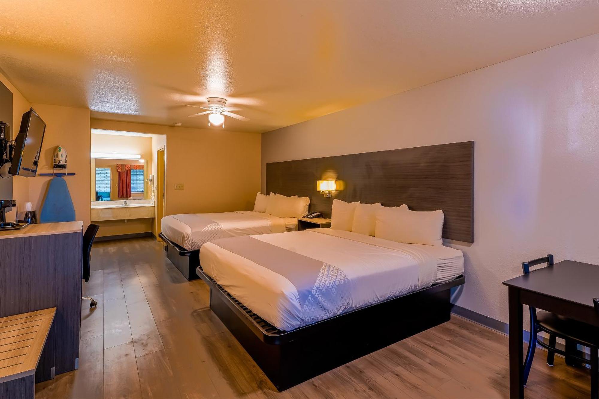 OYO Hotel Yoakum West Buitenkant foto