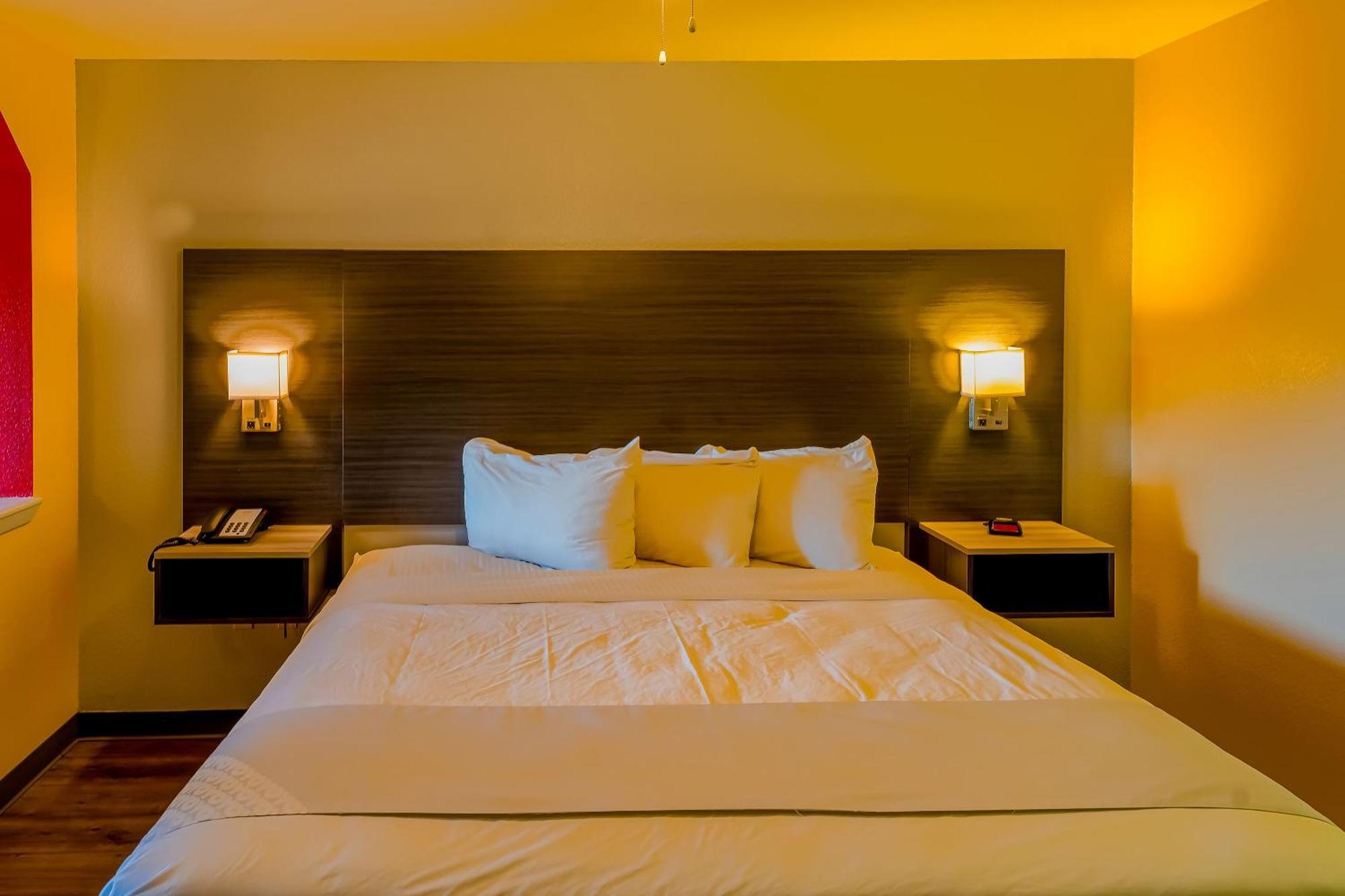 OYO Hotel Yoakum West Buitenkant foto