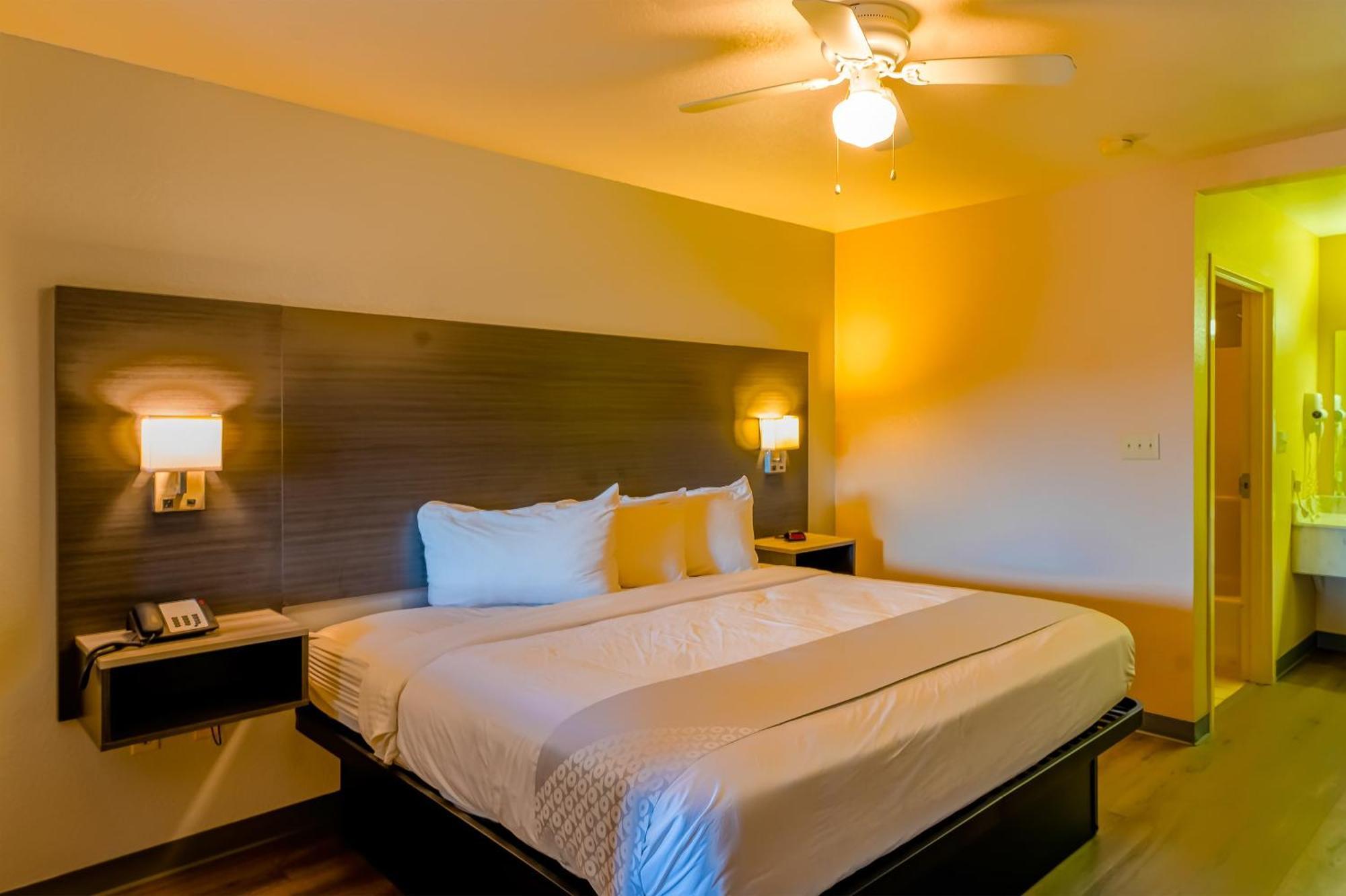 OYO Hotel Yoakum West Buitenkant foto